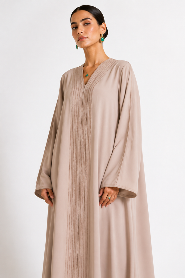 Hafsa in Beige