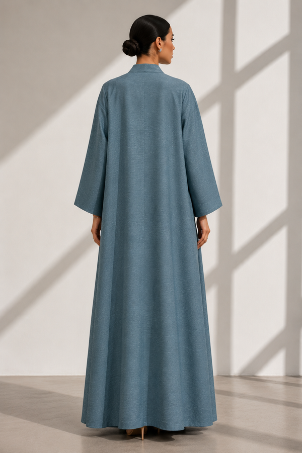 La Reine in Blue