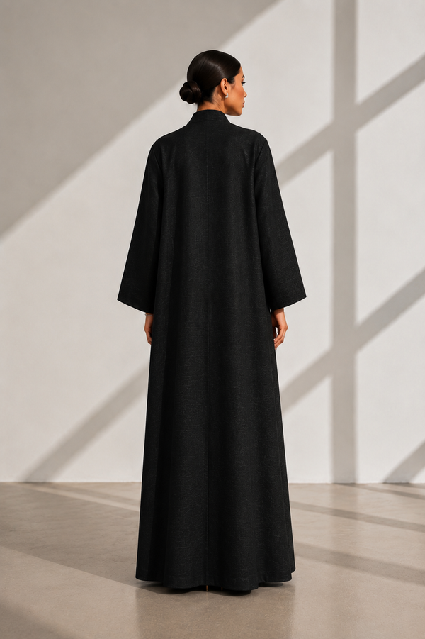 La Reine In Black