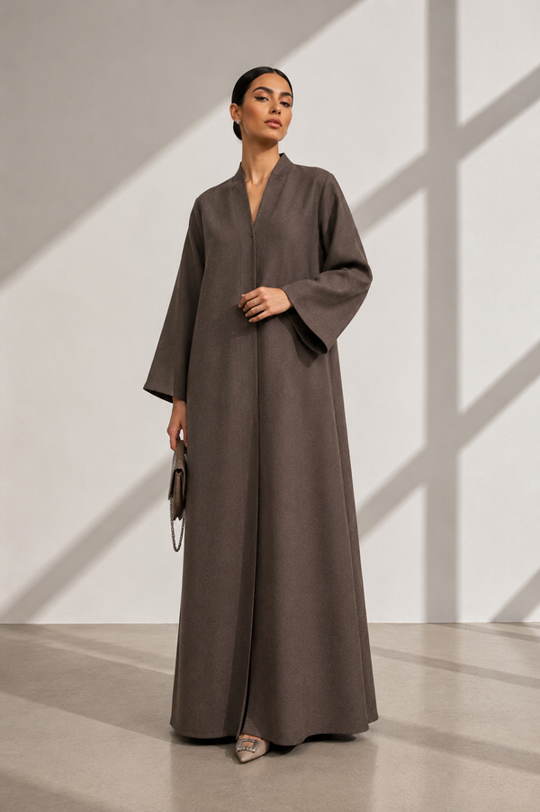 La Reine In Brown